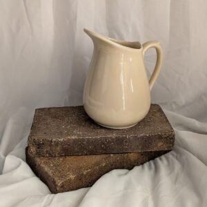 Pot à lait en porcelaine