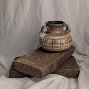 Petit vase de type amphore